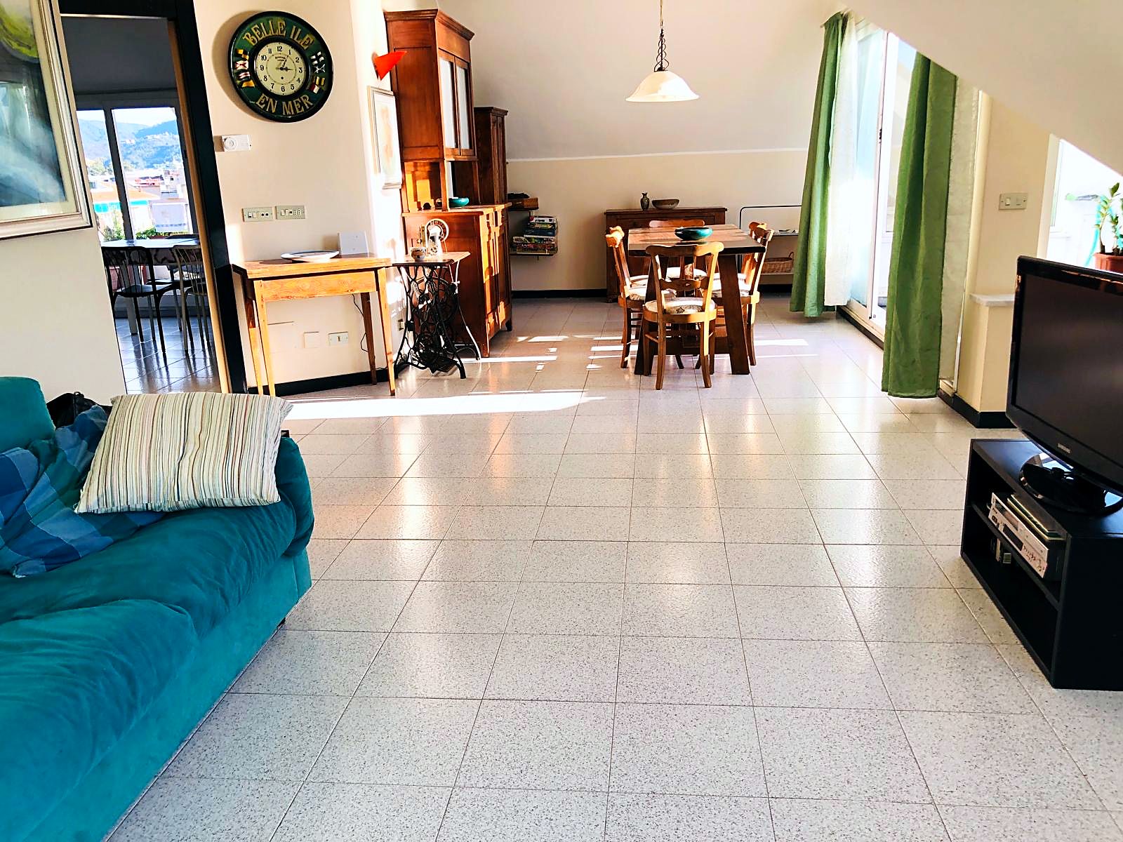 Il salone e la zona pranzo